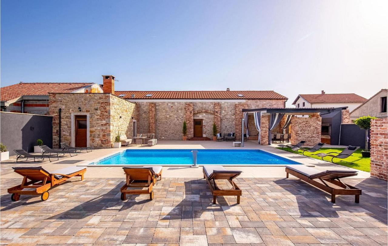 Holiday home Ambar